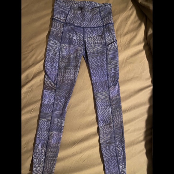 Lululemon Fast & Frees size 4 - Picture 2 of 3
